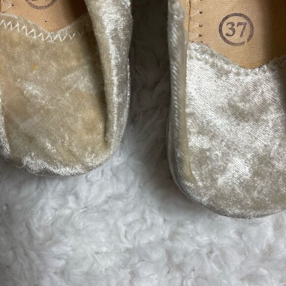 Moroccan Asala beige velvet leather slippers with jewels brooch accent EUR SZ37 - Picture 8 of 8